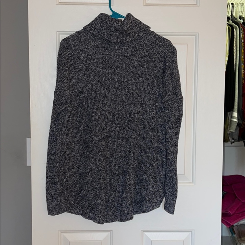 Turtle neck sweater - Picture 2 of 2